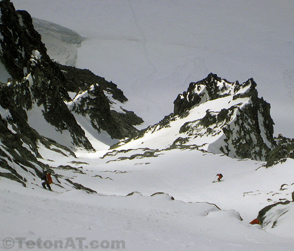 steve-romeo-skis-a-steep-couloir-in-antarctica steve-romeo-skis-a-steep-couloir-in-antarctica