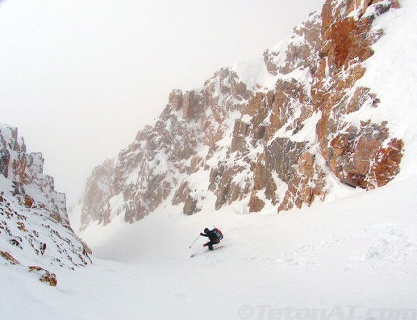 reed-finlay-skis-the-couloir reed-finlay-skis-the-couloir