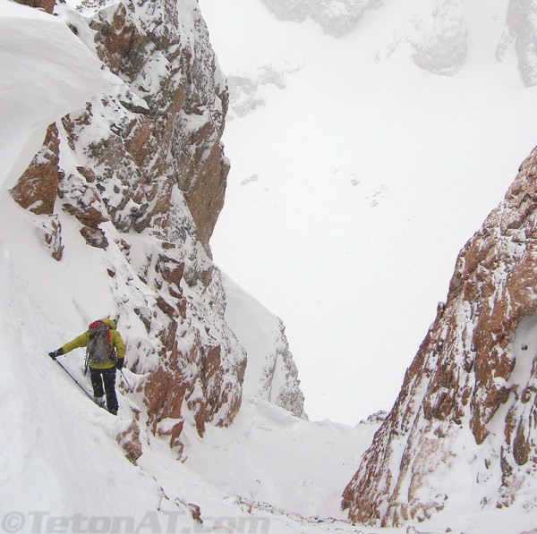 steve romeo enters sneaker couloir