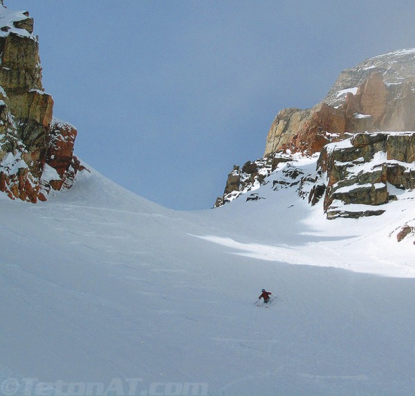 julia skis dike couloir