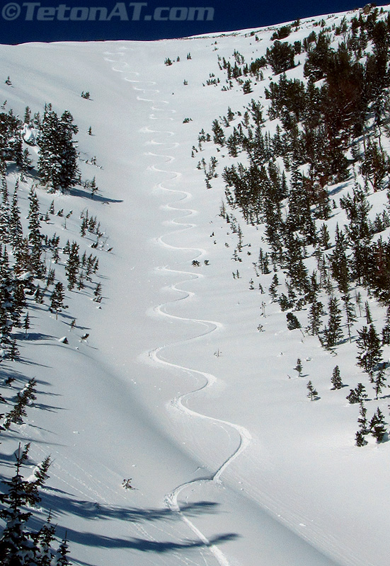 ski tracks on 10686