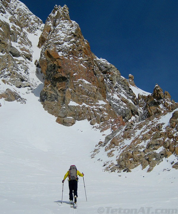 steve skis below molar tooth couloir