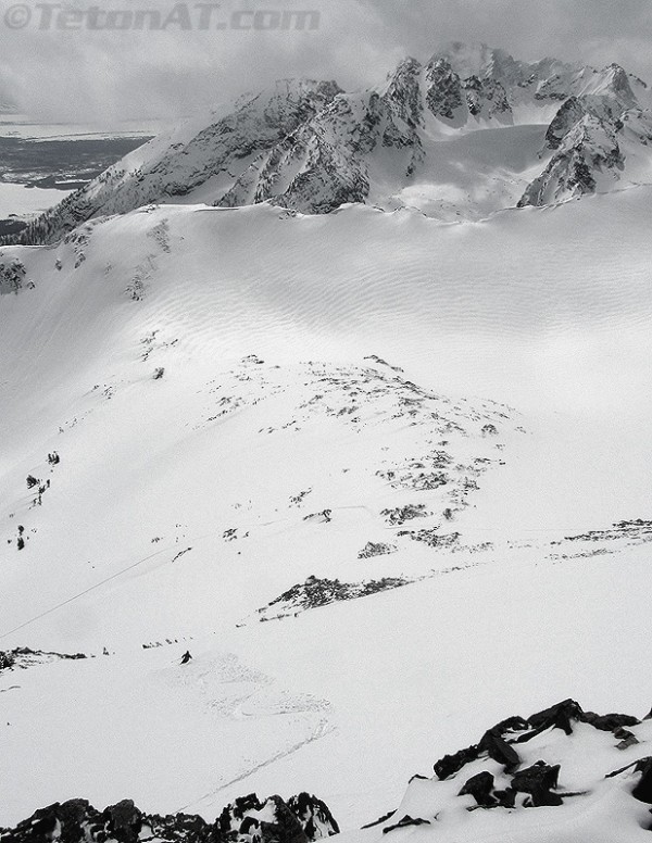 reed finlay skis in front of eagles rest