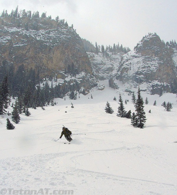 reed skis into avalanche canyon