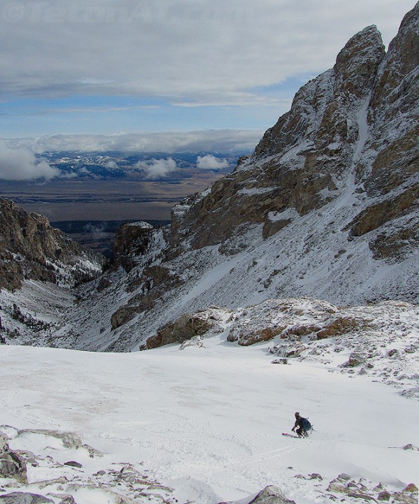 chris skis cave couloir