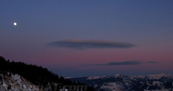 moonrise on teton pass